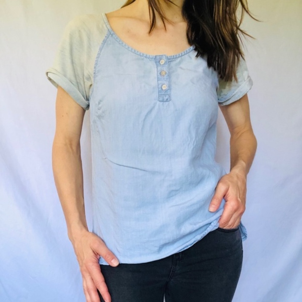 Mixed material chambray short sleeve tee